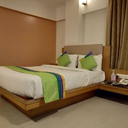 Treebo Trend Hotel Basera Пуне Екстер'єр фото