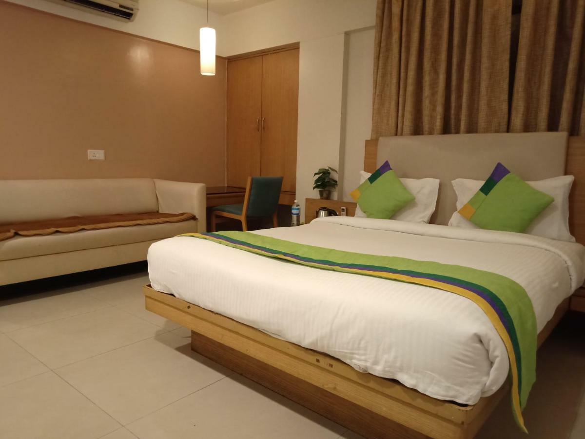 Treebo Trend Hotel Basera Пуне Екстер'єр фото