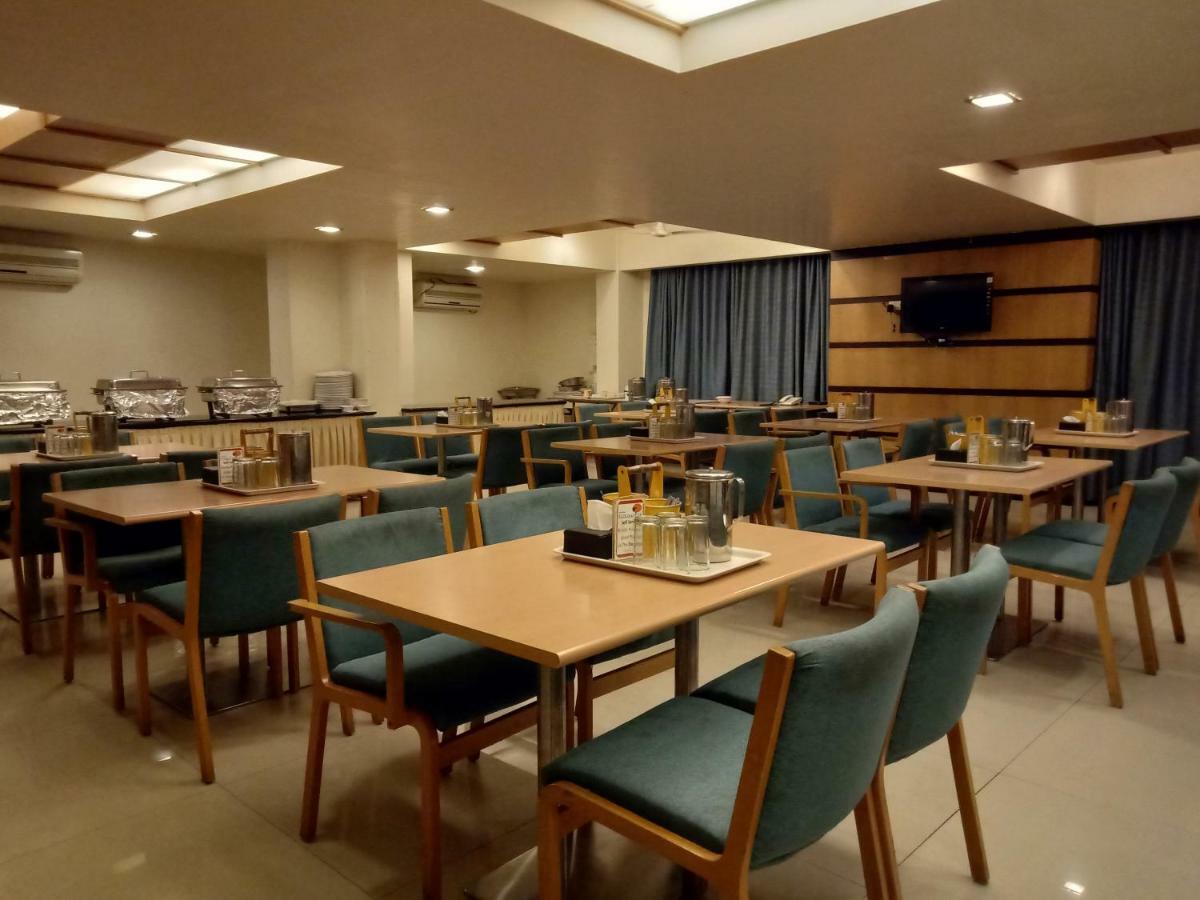 Treebo Trend Hotel Basera Пуне Екстер'єр фото